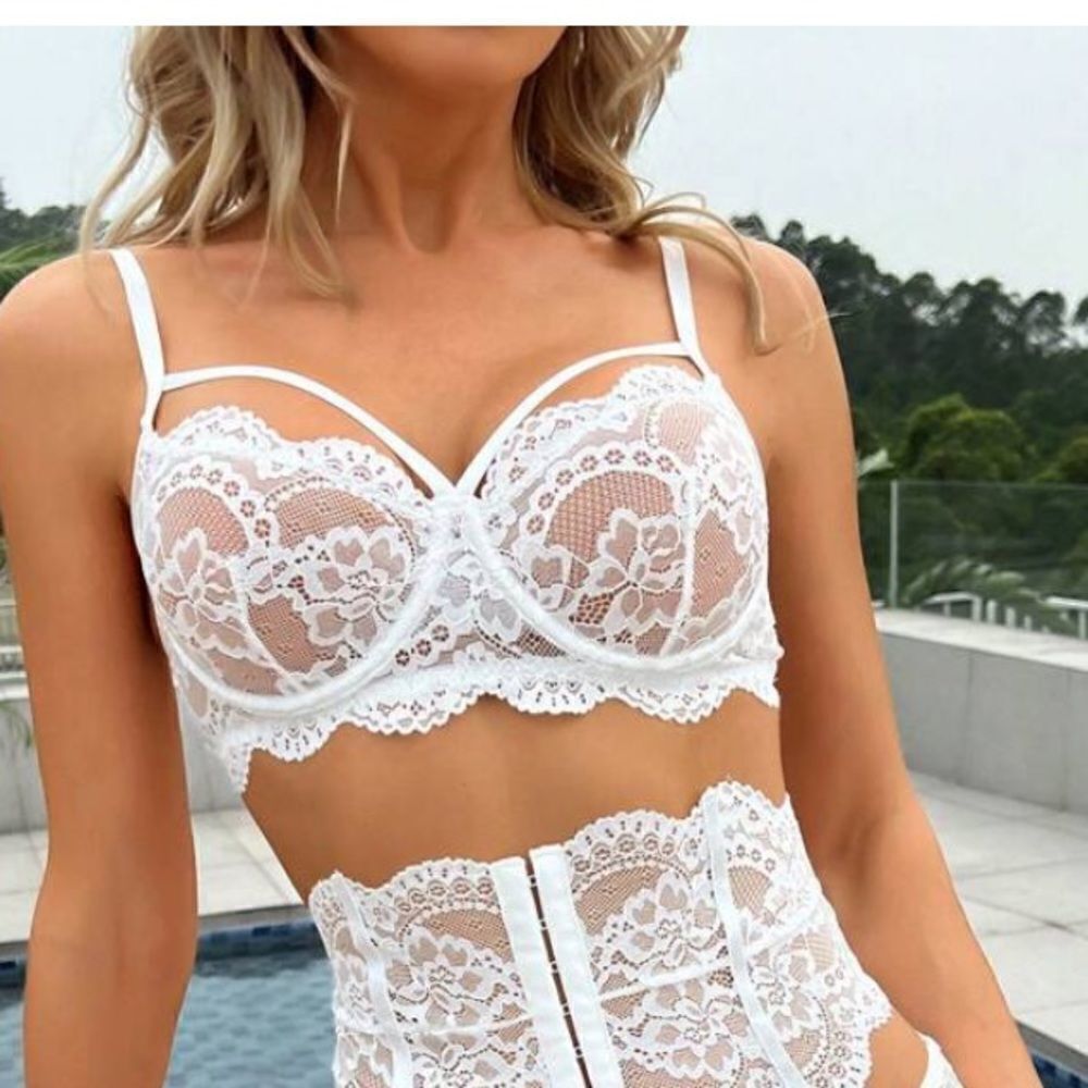 White Scalloped Lace Harness Bra M/L